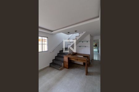 Escada de casa à venda com 3 quartos, 181m² em Cidade Patriarca, São Paulo