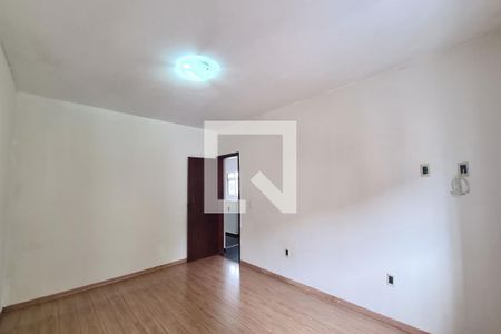 Quarto 1 de casa para alugar com 2 quartos, 170m² em Jardim Santa Adélia, São Paulo