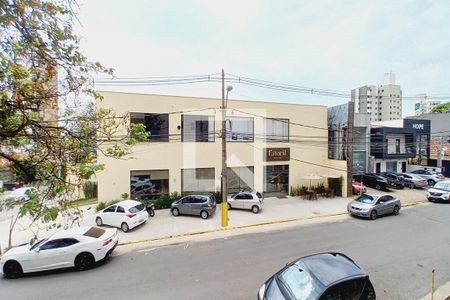 Vista da Sala  de apartamento à venda com 2 quartos, 70m² em Cambuí, Campinas