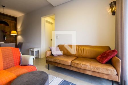 Sala de TV de apartamento à venda com 2 quartos, 70m² em Empresarial 18 do Forte, Barueri