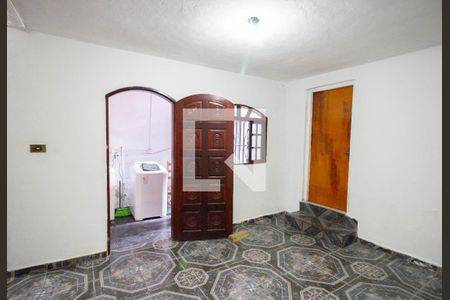 Sala de casa para alugar com 2 quartos, 130m² em Jardim Itapemirim, São Paulo