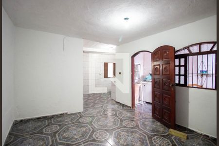 Sala de casa para alugar com 2 quartos, 130m² em Jardim Itapemirim, São Paulo