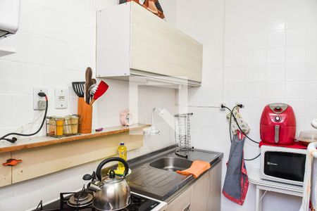 Cozinha e Área de Serviço de apartamento à venda com 2 quartos, 45m² em Passo da Areia, Porto Alegre