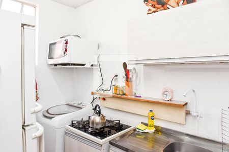 Cozinha e Área de Serviço de apartamento à venda com 2 quartos, 45m² em Passo da Areia, Porto Alegre