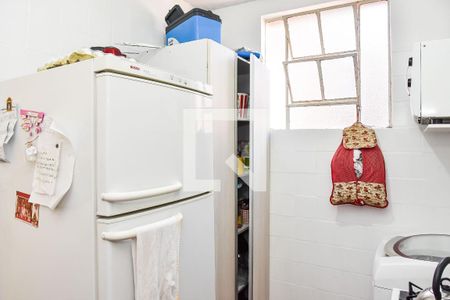 Cozinha e Área de Serviço de apartamento à venda com 2 quartos, 45m² em Passo da Areia, Porto Alegre