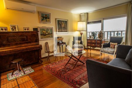 Sala de estar de apartamento à venda com 3 quartos, 200m² em Cerqueira César, São Paulo