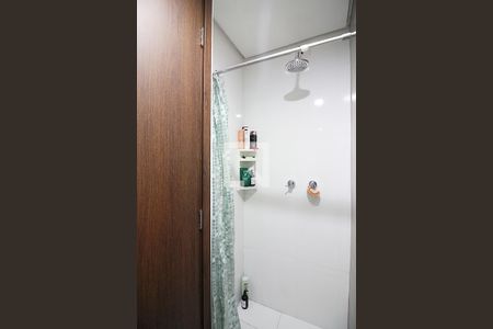 Banheiro  de apartamento à venda com 1 quarto, 44m² em Nova Petró13polis, São Bernardo do Campo