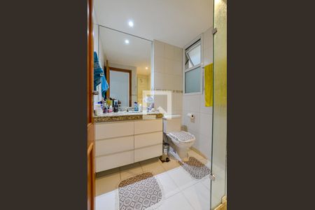 Banheiro de apartamento à venda com 1 quarto, 48m² em São Francisco, Niterói