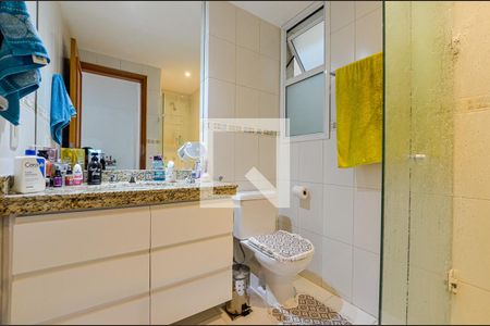 Banheiro de apartamento à venda com 1 quarto, 48m² em São Francisco, Niterói