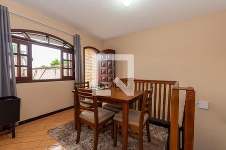 Sala 2 de casa para alugar com 2 quartos, 162m² em Santa Cândida, Curitiba