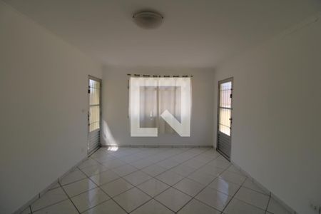 Sala de casa à venda com 5 quartos, 219m² em Jardim Regis, São Paulo