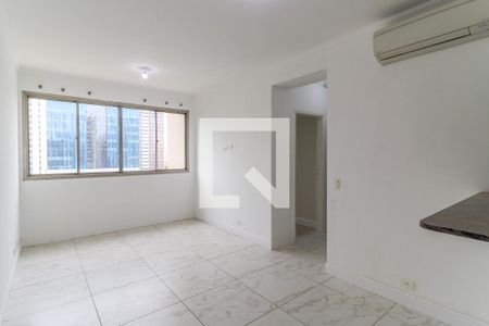 Sala de apartamento para alugar com 3 quartos, 74m² em Campo Belo, São Paulo