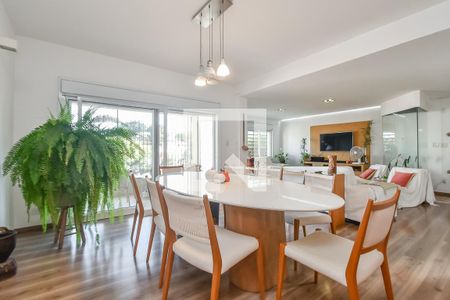 Casa à venda com 360m², 3 quartos e 2 vagasSala