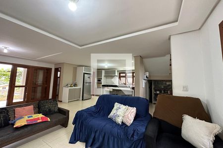 Sala de casa à venda com 3 quartos, 140m² em Feitoria, São Leopoldo