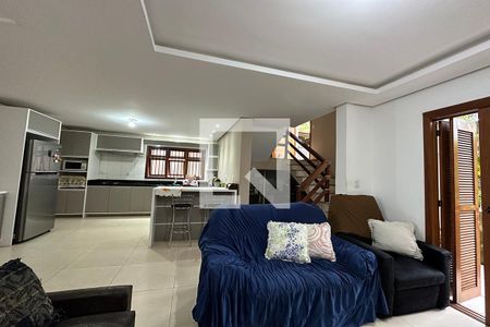 Sala de casa à venda com 3 quartos, 140m² em Feitoria, São Leopoldo