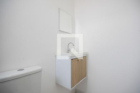 Banheiro de kitnet/studio para alugar com 1 quarto, 20m² em Vila Sonia, São Paulo