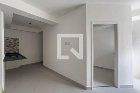 Sala e cozinha de apartamento para alugar com 2 quartos, 35m² em Ipiranga, São Paulo