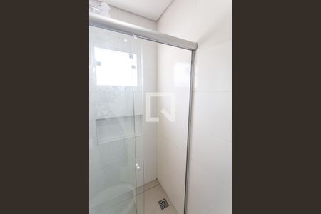 Banheiro  de kitnet/studio para alugar com 1 quarto, 18m² em Santo Andre, Belo Horizonte