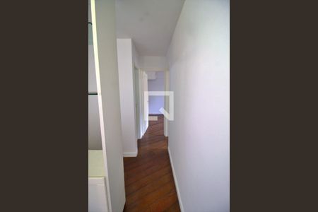 Corredor de apartamento à venda com 2 quartos, 58m² em Jardim Taboão, São Paulo