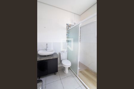 Banheiro de kitnet/studio para alugar com 1 quarto, 50m² em Cristo Redentor, Porto Alegre