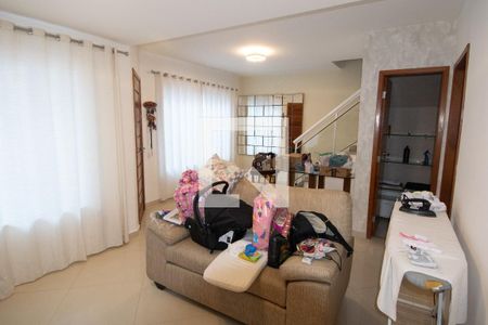 Sala de casa de condomínio para alugar com 3 quartos, 100m² em Chácaras Rio-petrópolis, Duque de Caxias