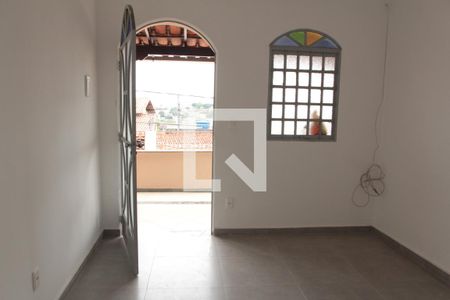 sala de casa para alugar com 3 quartos, 260m² em Novo Glória, Belo Horizonte