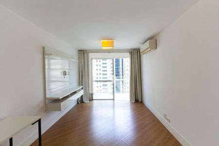 Sala de apartamento para alugar com 2 quartos, 68m² em Indianópolis, São Paulo