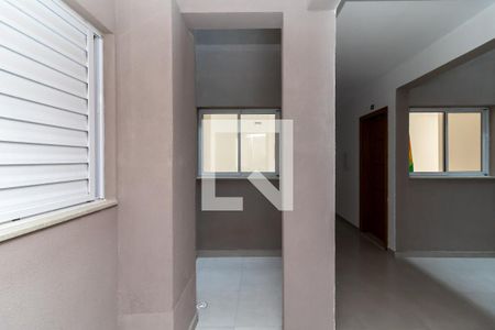 Vista da Sala - Entrada de apartamento para alugar com 2 quartos, 53m² em Vila Mazzei, São Paulo