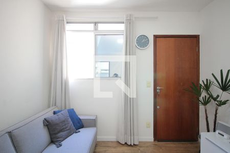 Sala de apartamento à venda com 3 quartos, 66m² em Santa Monica, Belo Horizonte