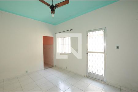 Sala de casa para alugar com 1 quarto, 41m² em Bento Ribeiro, Rio de Janeiro