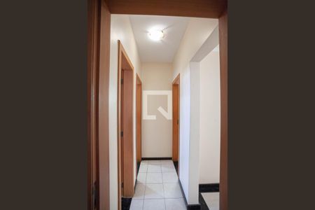 Corredor de apartamento para alugar com 3 quartos, 146m² em Santa Rosa, Belo Horizonte