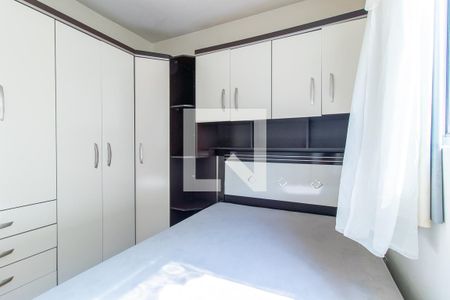 Quarto 1 de apartamento para alugar com 2 quartos, 48m² em Sítio Cercado, Curitiba