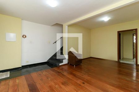 Sala de casa à venda com 3 quartos, 145m² em Vila Cordeiro, São Paulo