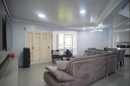Sala  de casa à venda com 3 quartos, 207m² em Cristo Rei, São Leopoldo