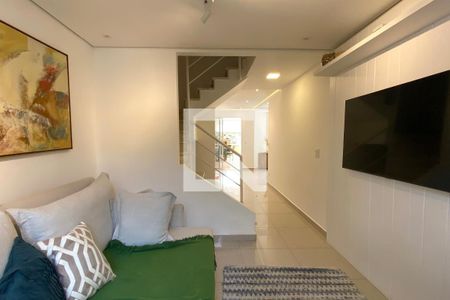 Sala de casa de condomínio à venda com 3 quartos, 220m² em Tamboré, Santana de Parnaíba