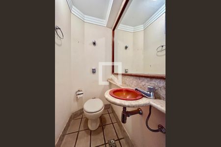 Banheiro de apartamento à venda com 4 quartos, 133m² em Lourdes, Belo Horizonte