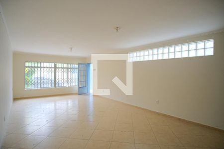 Casa para alugar com 175m², 4 quartos e 3 vagasSala