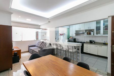 Sala de apartamento à venda com 3 quartos, 117m² em Vila Amaral, Belo Horizonte