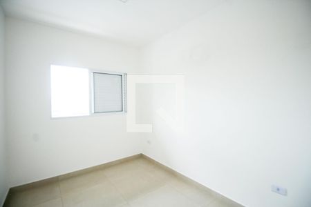 Quarto 1 de kitnet/studio para alugar com 2 quartos, 43m² em Jardim Regis, São Paulo