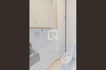 Banheiro de apartamento para alugar com 1 quarto, 16m² em Vila Clementino, São Paulo