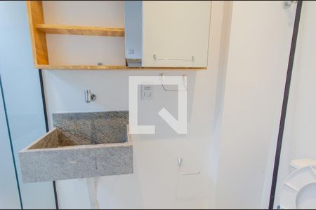 Banheiro de apartamento para alugar com 1 quarto, 16m² em Vila Clementino, São Paulo