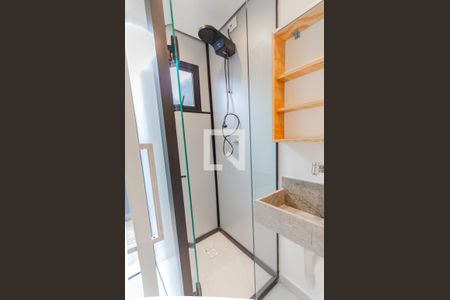 Banheiro de apartamento para alugar com 1 quarto, 16m² em Vila Clementino, São Paulo