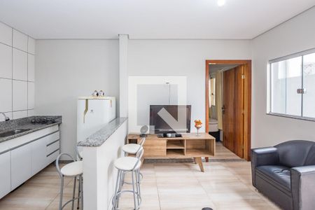 Sala de kitnet/studio para alugar com 1 quarto, 70m² em Nova Gameleira, Belo Horizonte