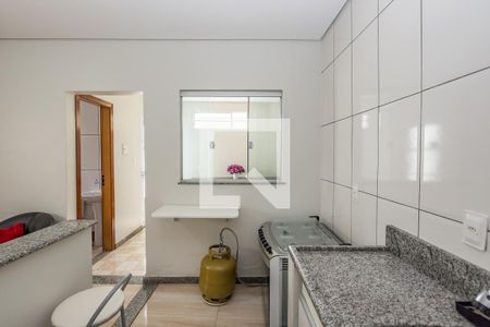 Cozinha de kitnet/studio para alugar com 1 quarto, 70m² em Nova Gameleira, Belo Horizonte