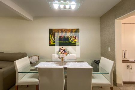 Sala de casa de condomínio à venda com 4 quartos, 180m² em Buritis, Belo Horizonte