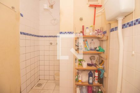 Banheiro de apartamento à venda com 1 quarto, 35m² em Floresta, Porto Alegre