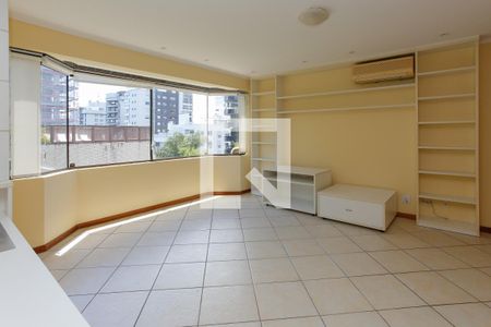 Sala de apartamento para alugar com 1 quarto, 65m² em Auxiliadora, Porto Alegre