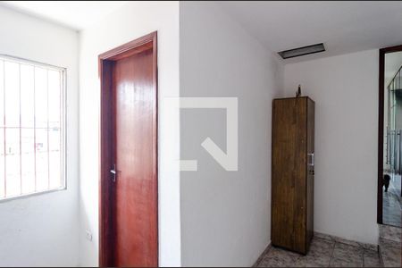 Hall dos quartos de casa à venda com 2 quartos, 100m² em Vila Fachini, São Paulo