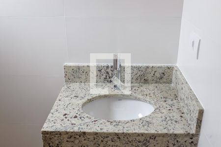 Banheiro de apartamento à venda com 1 quarto, 29m² em Vila Mazzei, São Paulo