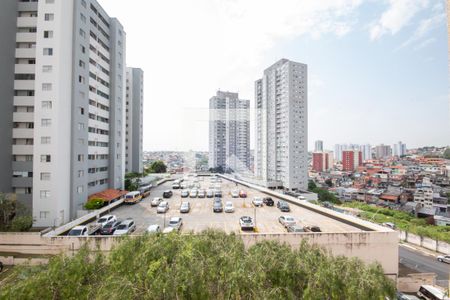 Vista da Sala de apartamento para alugar com 3 quartos, 74m² em Jardim Sindona, Osasco